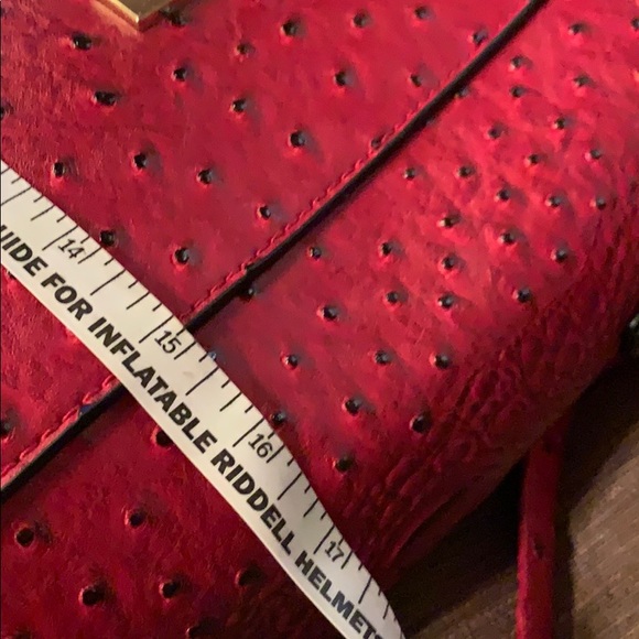 Beautiful vegan ostrich red tote w/zipper excellent condition inside and out - Picture 8 of 13